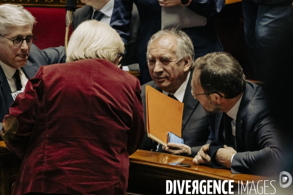 49.3 pour le Budget et la Sécurité sociale.