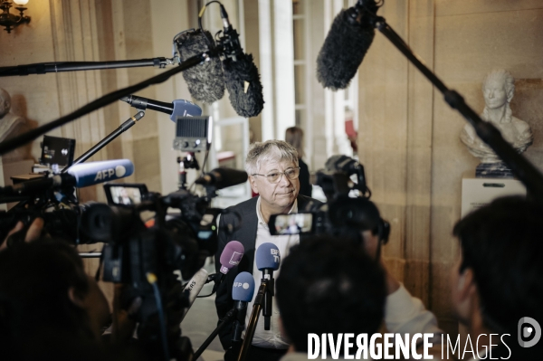 49.3 pour le Budget et la Sécurité sociale.