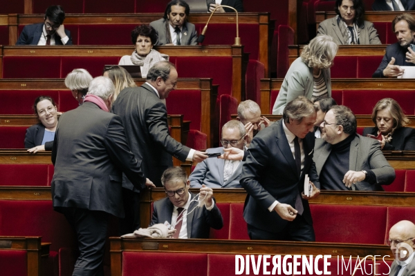 Motion de censure portée par LFI contre le 49.3