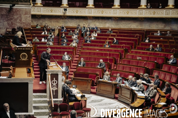 Motion de censure portée par LFI contre le 49.3