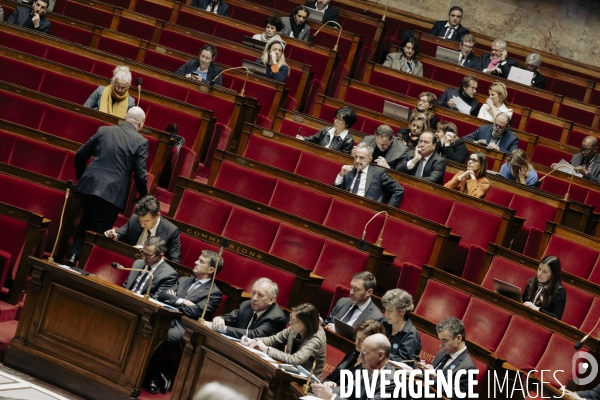 Motion de censure portée par LFI contre le 49.3