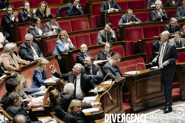 Motion de censure portée par LFI contre le 49.3