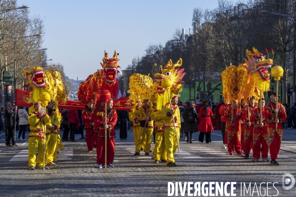NOUVEL AN CHINOIS sur les Champs-Elysees a Paris