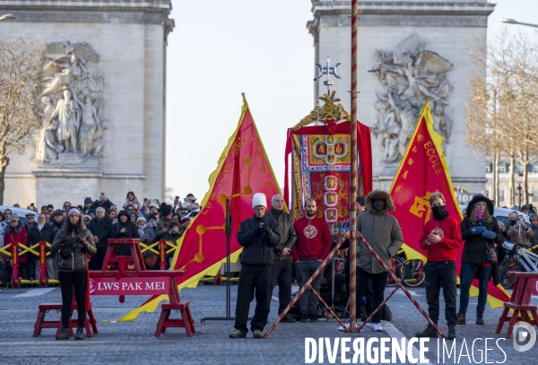 NOUVEL AN CHINOIS sur les Champs-Elysees a Paris