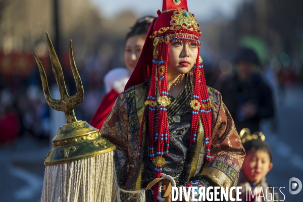 NOUVEL AN CHINOIS sur les Champs-Elysees a Paris
