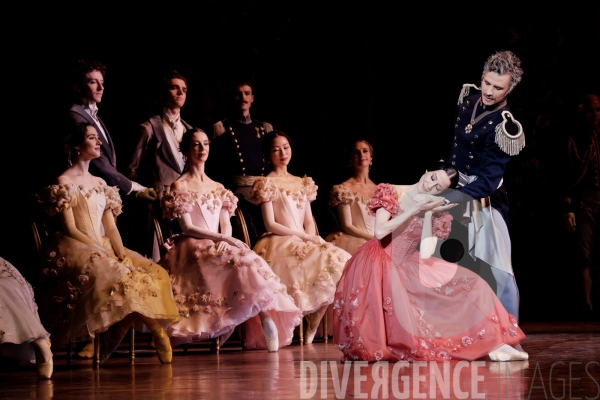 ONÉGUINE  / John Cranko / Ballet de l Opéra national de Paris