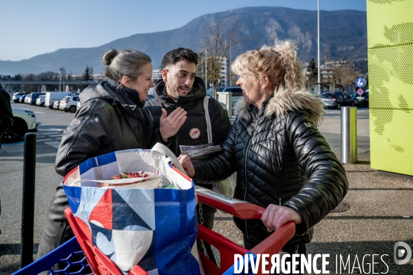 Déplacement de Lucie Castets à Grenoble.