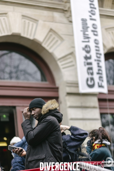 Manifestation de soutien aux migrants refugies à la Gaite Lyrique
