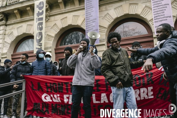 Manifestation de soutien aux migrants refugies à la Gaite Lyrique
