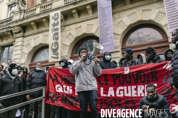 Manifestation de soutien aux migrants refugies à la Gaite Lyrique