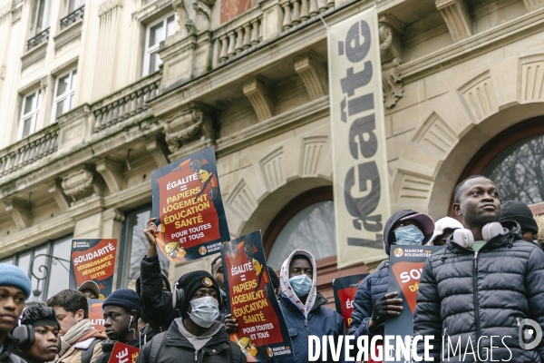 Manifestation de soutien aux migrants refugies à la Gaite Lyrique
