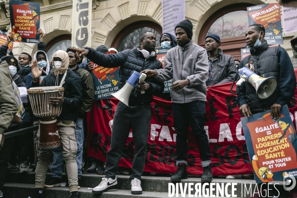 Manifestation de soutien aux migrants refugies à la Gaite Lyrique