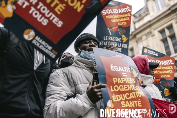 Manifestation de soutien aux migrants refugies à la Gaite Lyrique