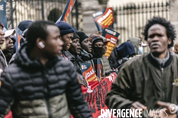 Manifestation de soutien aux migrants refugies à la Gaite Lyrique
