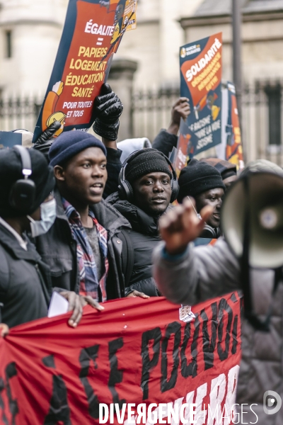 Manifestation de soutien aux migrants refugies à la Gaite Lyrique