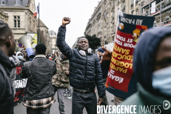 Manifestation de soutien aux migrants refugies à la Gaite Lyrique