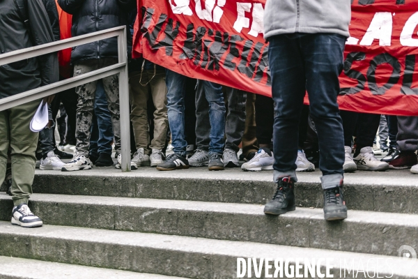 Manifestation de soutien aux migrants refugies à la Gaite Lyrique