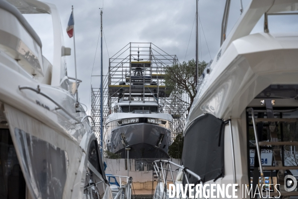 Chantier naval yacht