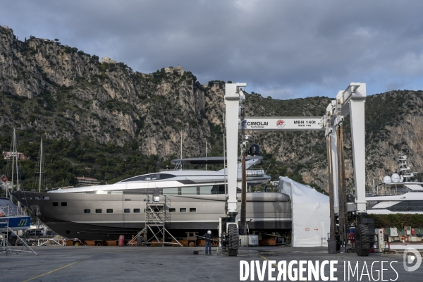 Chantier naval yacht