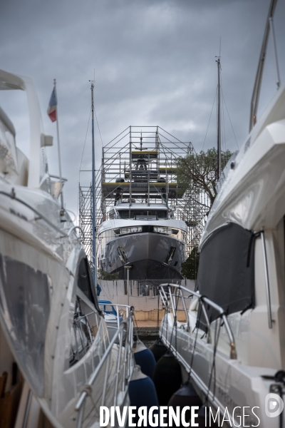 Chantier naval yacht