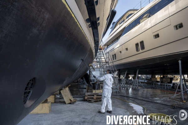 Chantier naval yacht