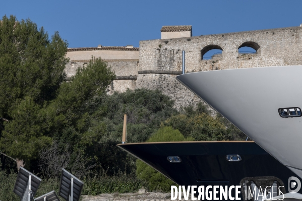 Chantier naval yacht
