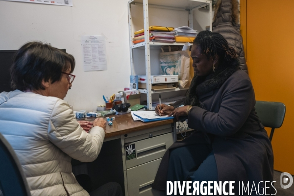 “Il faut que je tienne” : le quotidien sous pression des personnes étrangères sans droit au séjour.