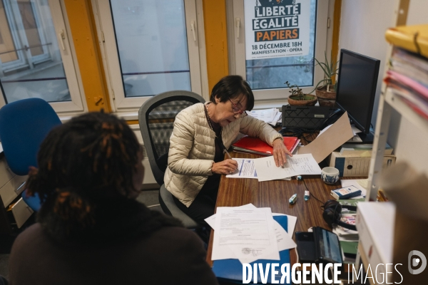 “Il faut que je tienne” : le quotidien sous pression des personnes étrangères sans droit au séjour.