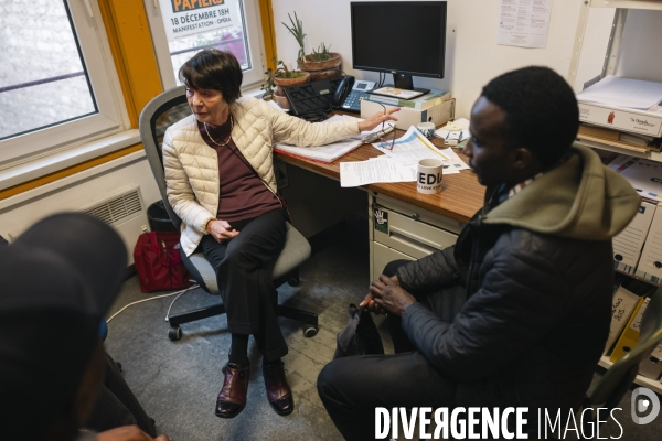 “Il faut que je tienne” : le quotidien sous pression des personnes étrangères sans droit au séjour.