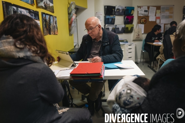 “Il faut que je tienne” : le quotidien sous pression des personnes étrangères sans droit au séjour.