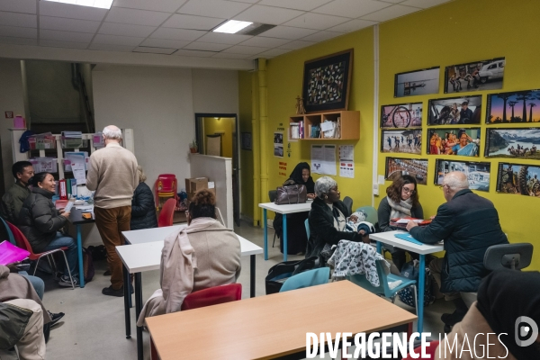 “Il faut que je tienne” : le quotidien sous pression des personnes étrangères sans droit au séjour.