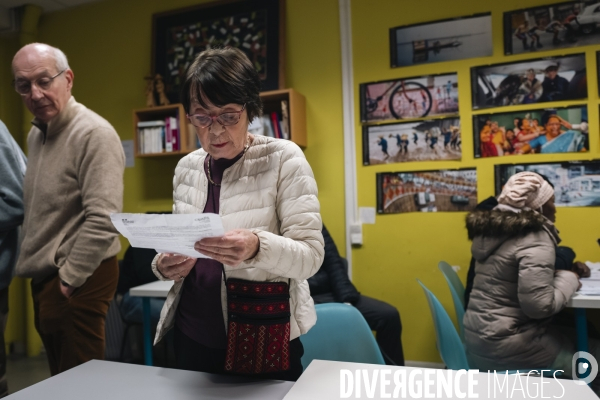 “Il faut que je tienne” : le quotidien sous pression des personnes étrangères sans droit au séjour.