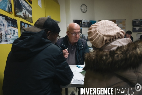 “Il faut que je tienne” : le quotidien sous pression des personnes étrangères sans droit au séjour.