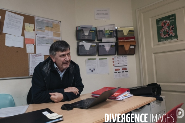 “Il faut que je tienne” : le quotidien sous pression des personnes étrangères sans droit au séjour.