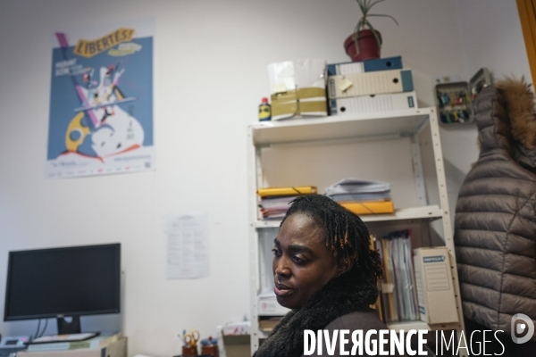 “Il faut que je tienne” : le quotidien sous pression des personnes étrangères sans droit au séjour.