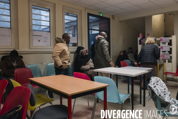 “Il faut que je tienne” : le quotidien sous pression des personnes étrangères sans droit au séjour.