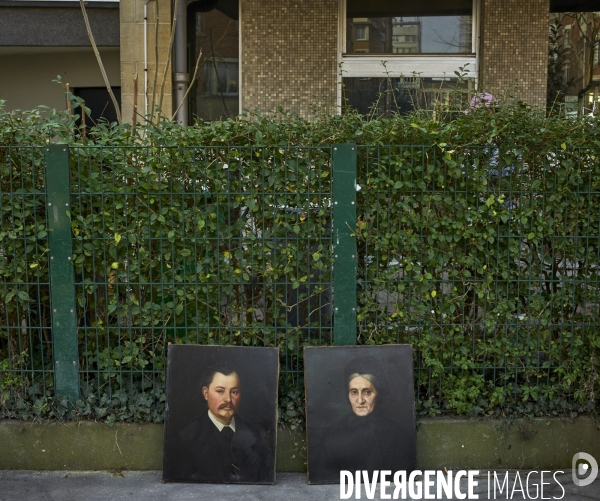 Peintures et visages aux Puces