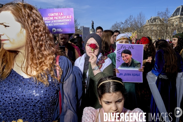 Manifestation pour les droits des femmes à Paris