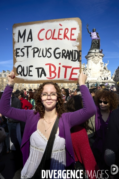 Manifestation pour les droits des femmes à Paris