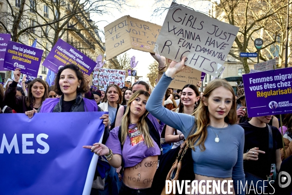 Manifestation pour les droits des femmes à Paris