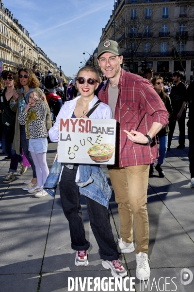 Manifestation pour les droits des femmes à Paris
