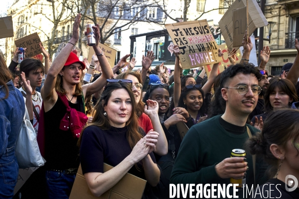 Manifestation pour les droits des femmes à Paris