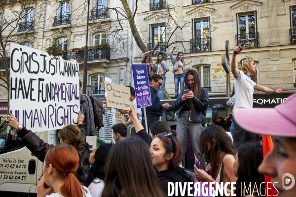 Manifestation pour les droits des femmes à Paris