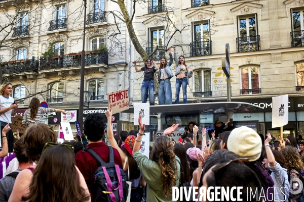 Manifestation pour les droits des femmes à Paris