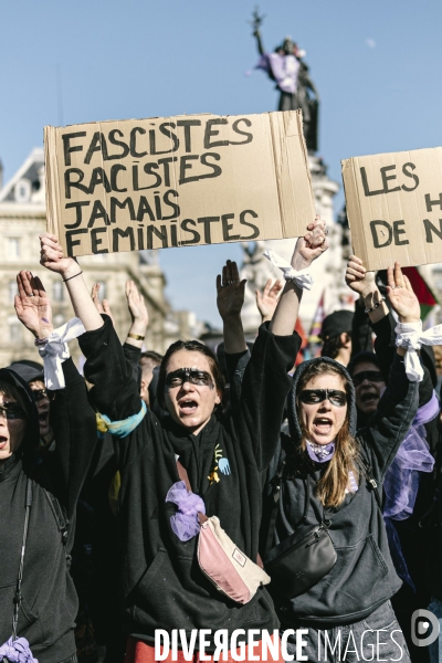 Manifestation pour la journée internationale des droits des femmes