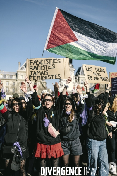 Manifestation pour la journée internationale des droits des femmes