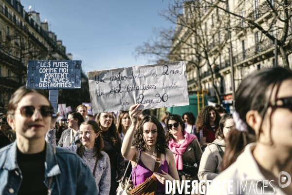 Manifestation pour la journée internationale des droits des femmes