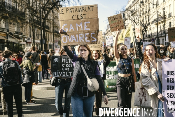 Manifestation pour la journée internationale des droits des femmes