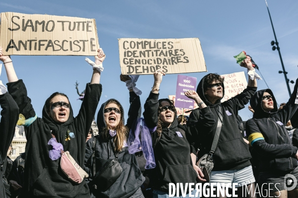 Manifestation pour la journée internationale des droits des femmes