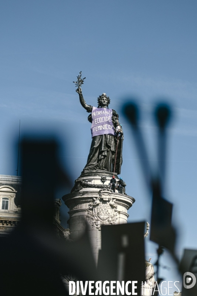 Manifestation pour la journée internationale des droits des femmes